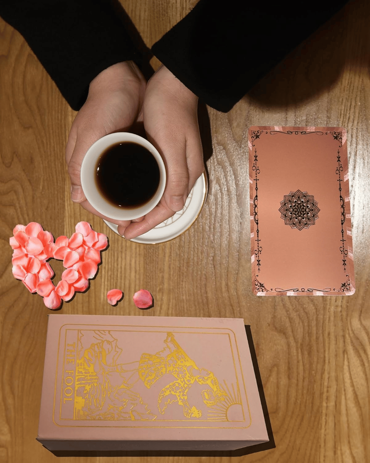 🔮 50% RABATT JETZT! ✨ Witchy Cauldron Tarotkarten-Set – Roségold, Inklusive Begleitbuch & Wasserdichte Folien 🎴📖